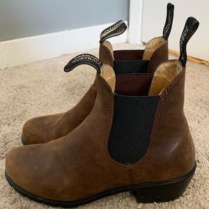 Almost like new! Blundstone Heeled Boots - Rustic Brown